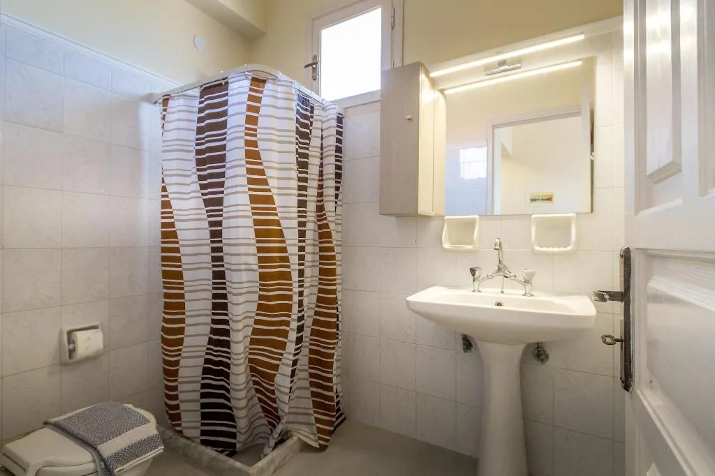 Room, Blue Horizon Studios, Zante
