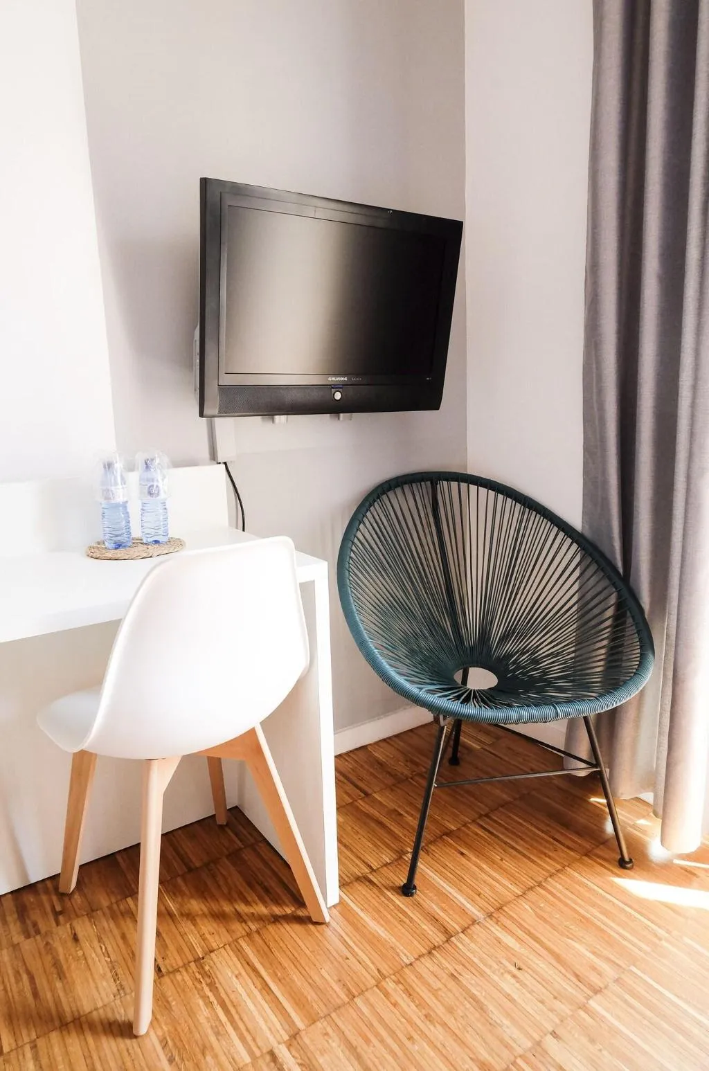 Room, Subur, Costa Brava