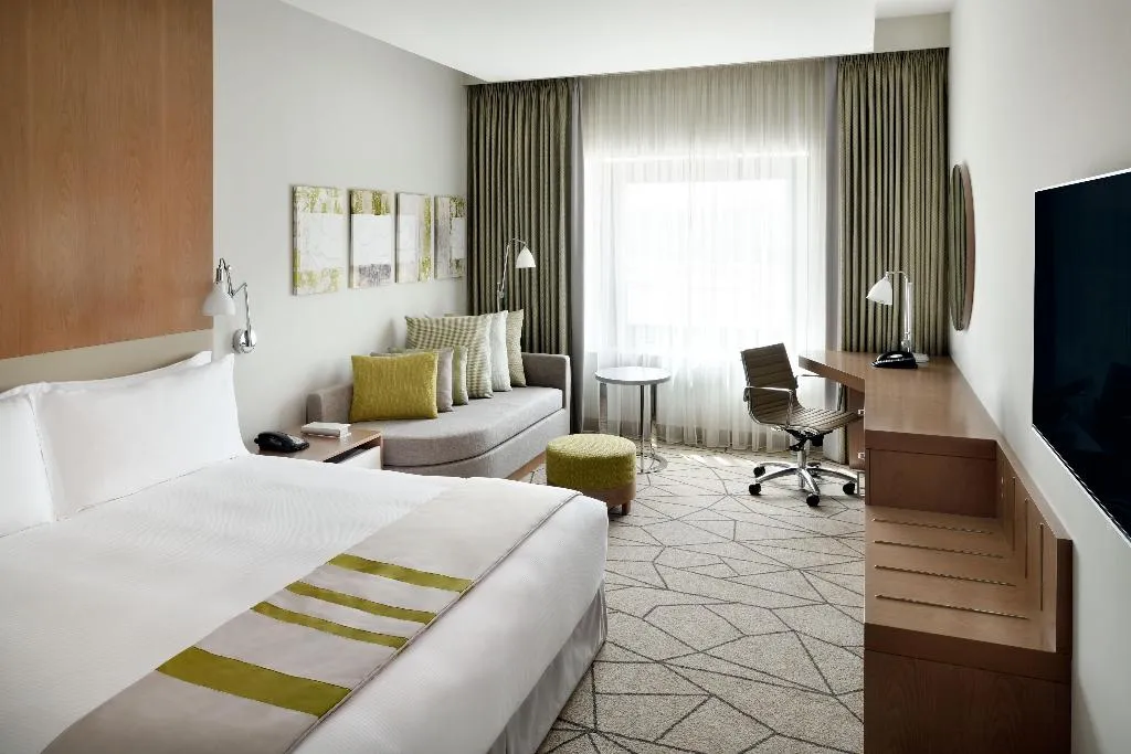 DOUBLE WITH VIEWS Room, Holiday Inn & Suites Dubai Festival City, Dubai