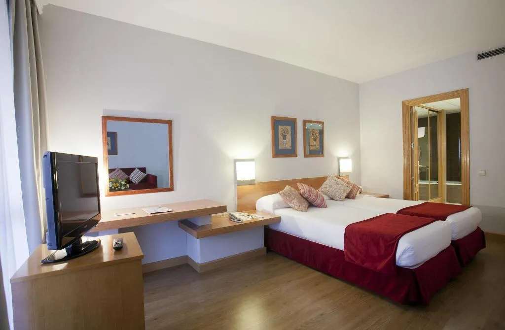 APARTMENT TWO DOUBLE BEDS Room, Muralto Madrid Princesa, Madrid