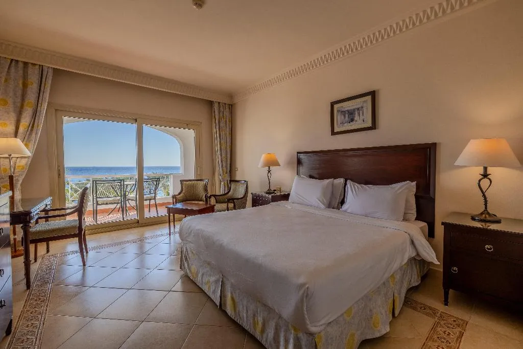 SUITE SEA FRONT Room, Continental Plaza Beach, Red Sea Riviera