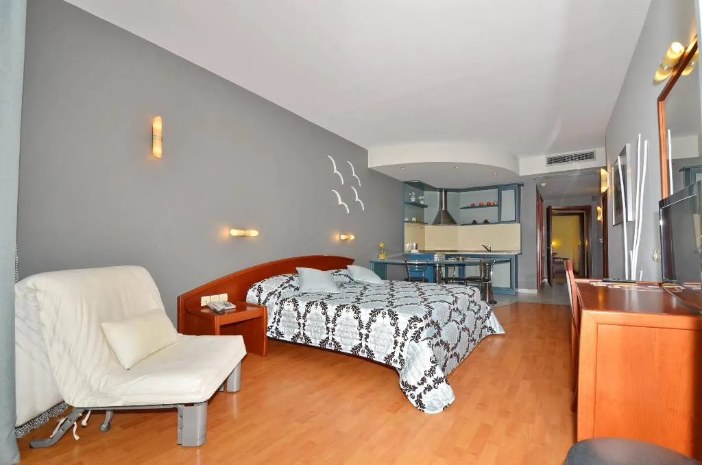 FAMILY ROOM STANDARD Room, Evilion, Thessaloniki