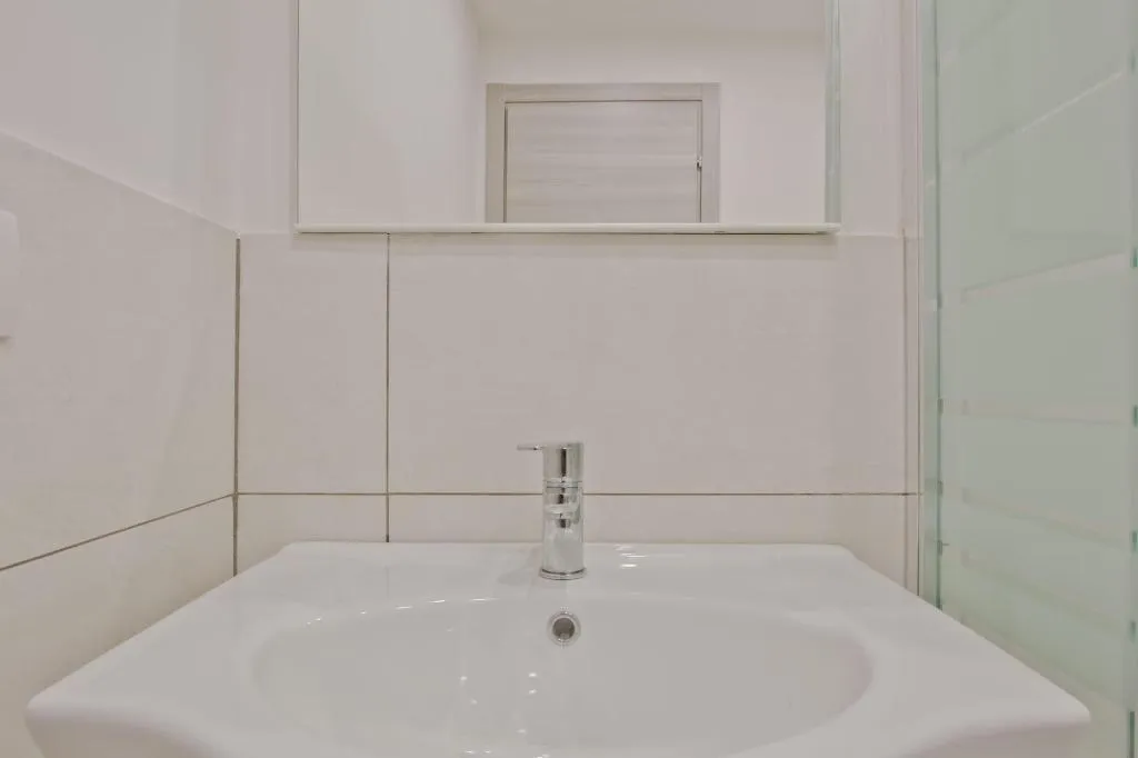 Room, Oscar 2, Naples