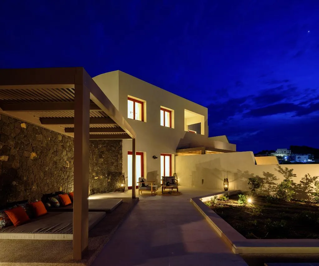 SUITE WITH PRIVATE POOL Room, Potnia Theron Suites, Santorini