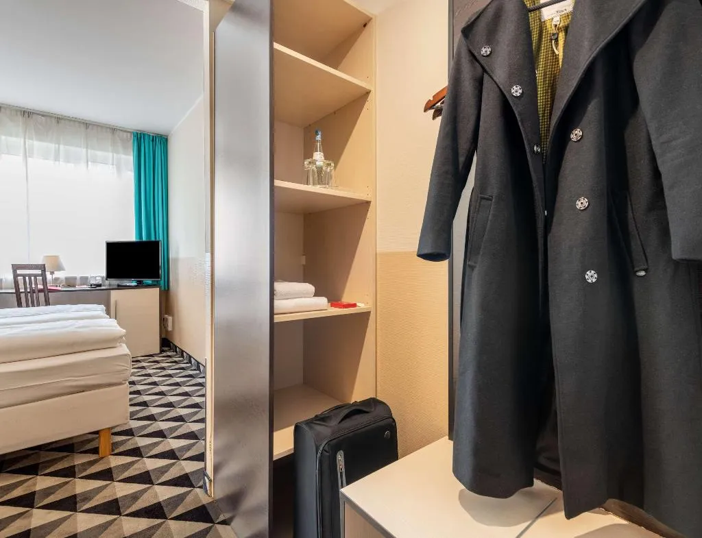 Room, Premier Inn Berlin City Süd, Berlin
