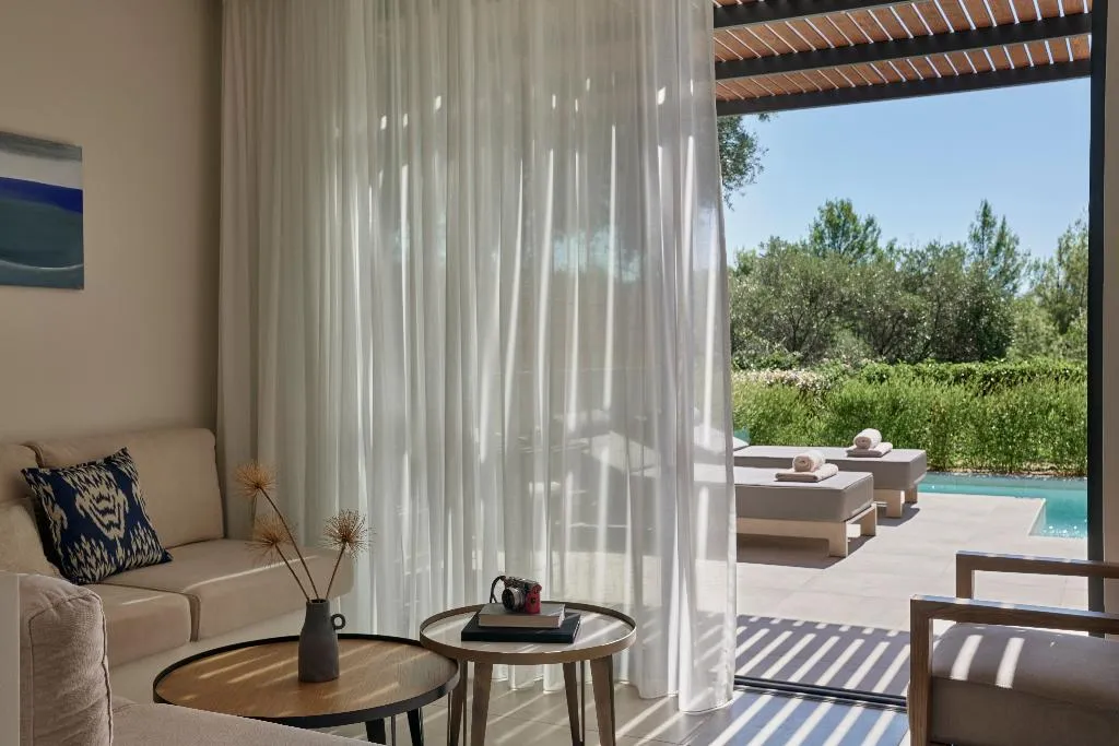 JUNIOR SUITE WITH PRIVATE POOL Room, Celestial All Suites, Kefallinia