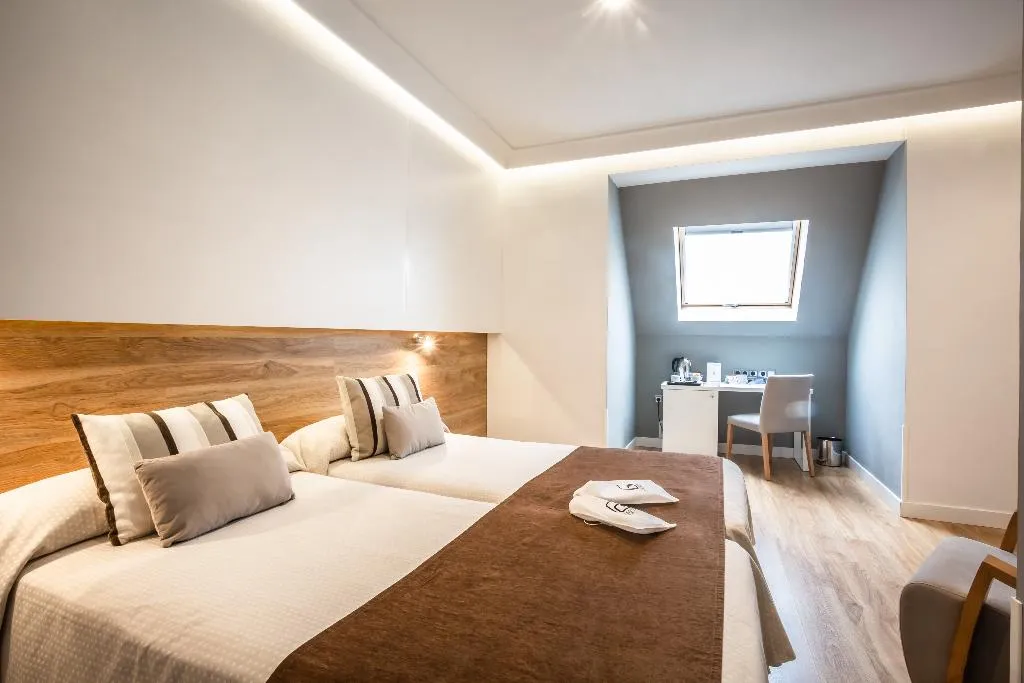 DOUBLE SINGLE USE STANDARD Room, Monte Carmelo, Seville
