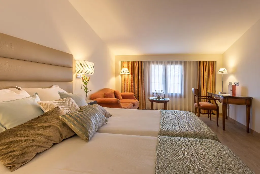 DOUBLE STANDARD Room, Izan Trujillo, Madrid