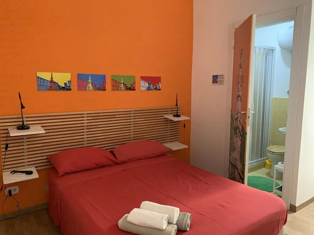 Room, B&B Tarumbò, Naples