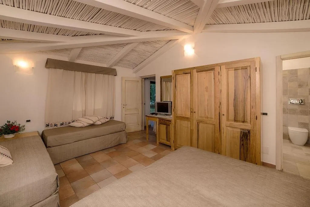 Room, Perdepera Resort, Cagliari