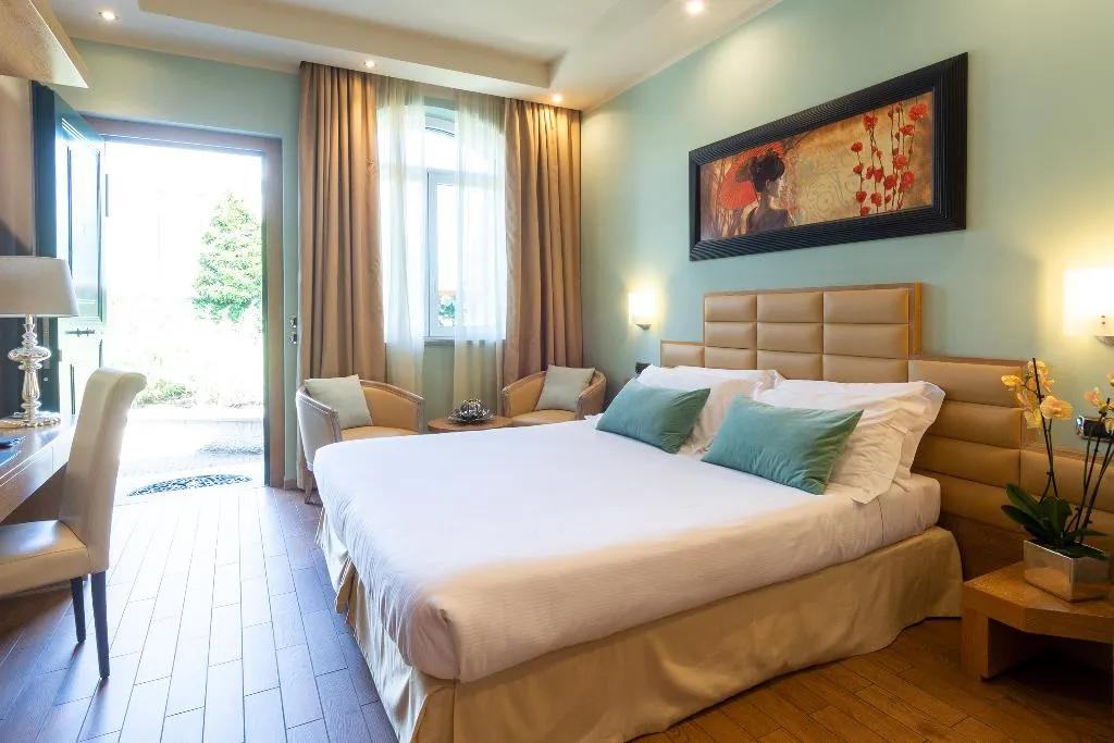 Double or Twin DELUXE Room, Silver, Milan
