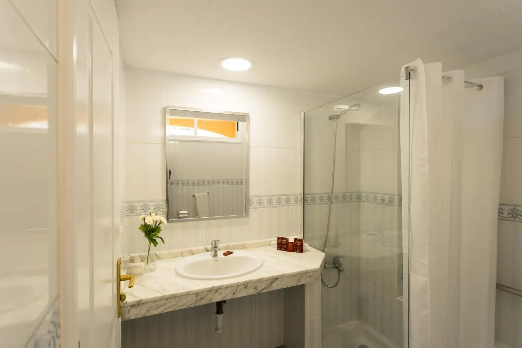 APARTMENT SEA VIEW ONE BEDROOM Room, El MarquÃ©s Palace by Intercorp Hotel Group, Tenerife