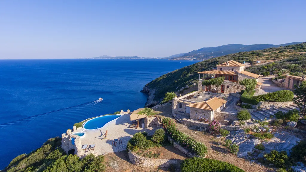 VILLA FOUR BEDROOMS WITH PRIVATE POOL Room, Blue Caves Villas, Zante