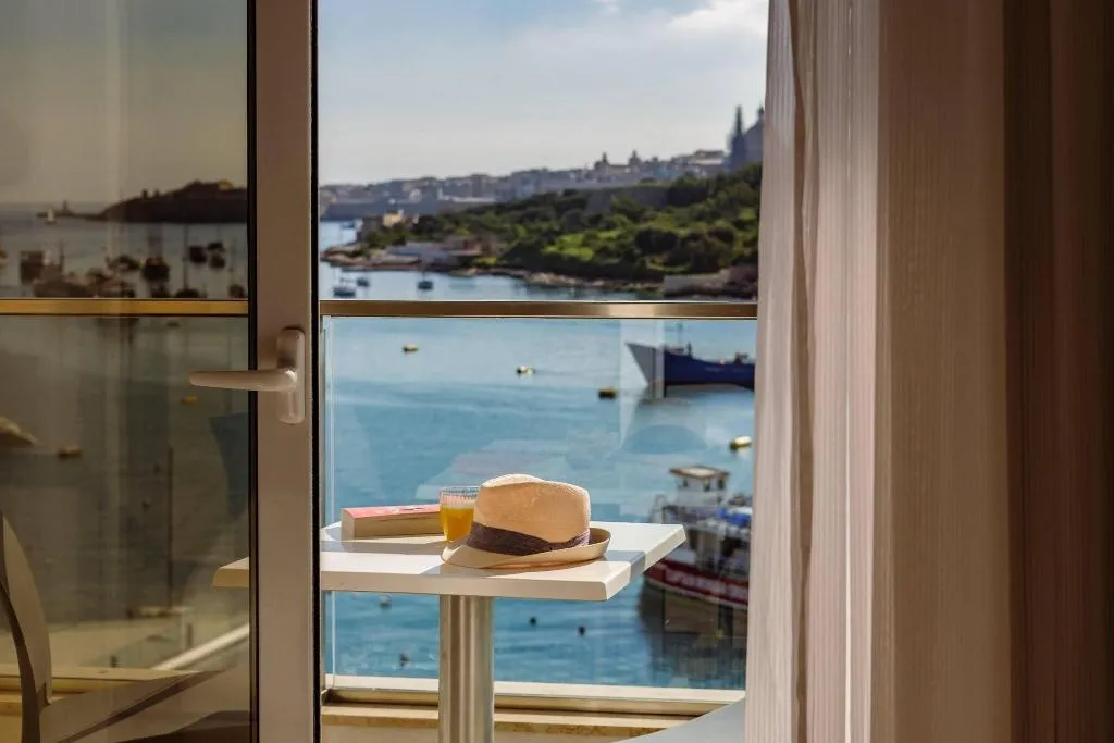 Double or Twin SEA VIEW Room, Hotel 115 The Strand Hotel and Suites, Malta