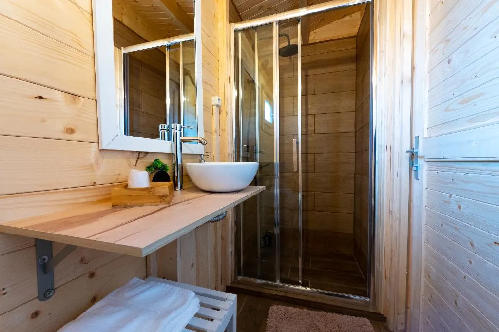BUNGALOW SUPERIOR WITH TERRACE Room, Quinta Do Quinto, Porto