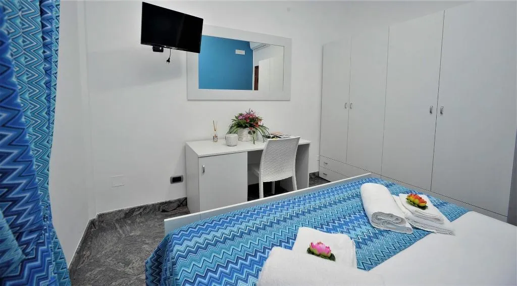 Room, B&B Cornelia, Naples