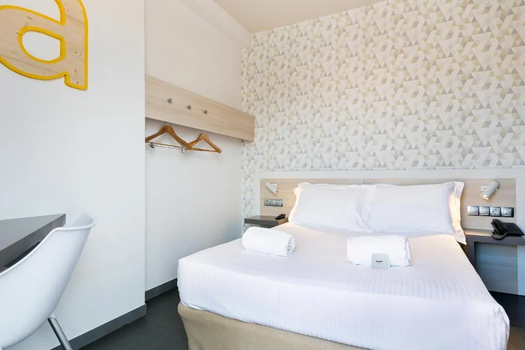 DOUBLE SINGLE USE ECONOMY Room, Laumon, Barcelona