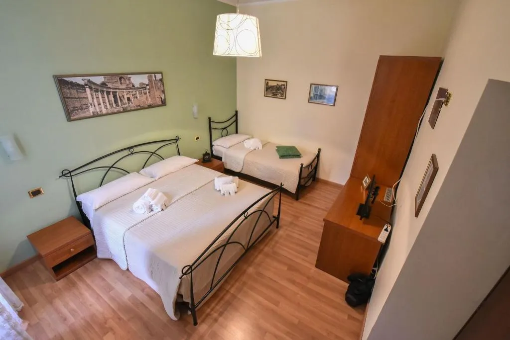 Room, Palazzo Santori, Rome