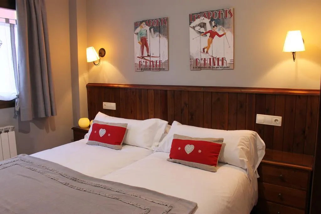 Double or Twin STANDARD Room, Snö Beret Hotel, Costa Brava