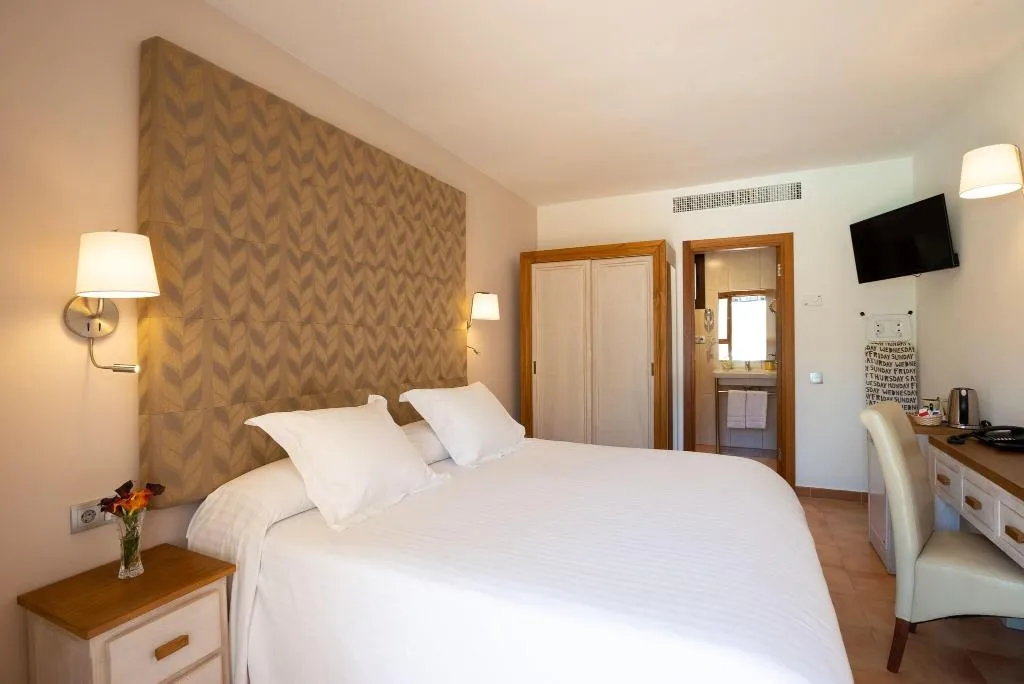 DOUBLE QUEEN SIZE BED Room, Paloma Blanca Boutique Hotel, Costa Del Sol