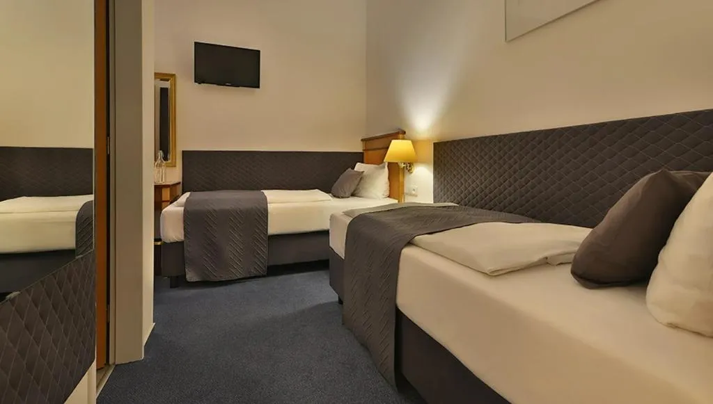 TWIN STANDARD Room, Prague Season, Prague