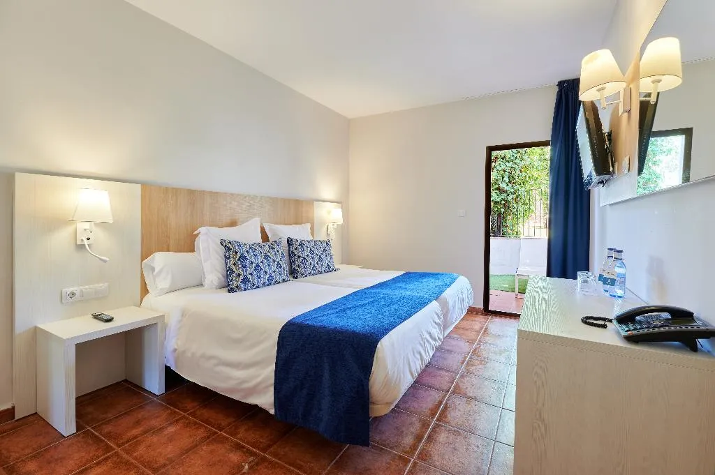 DOUBLE SINGLE USE CAPACITY 1 Room, AluaSun Marbella Park, Costa Del Sol