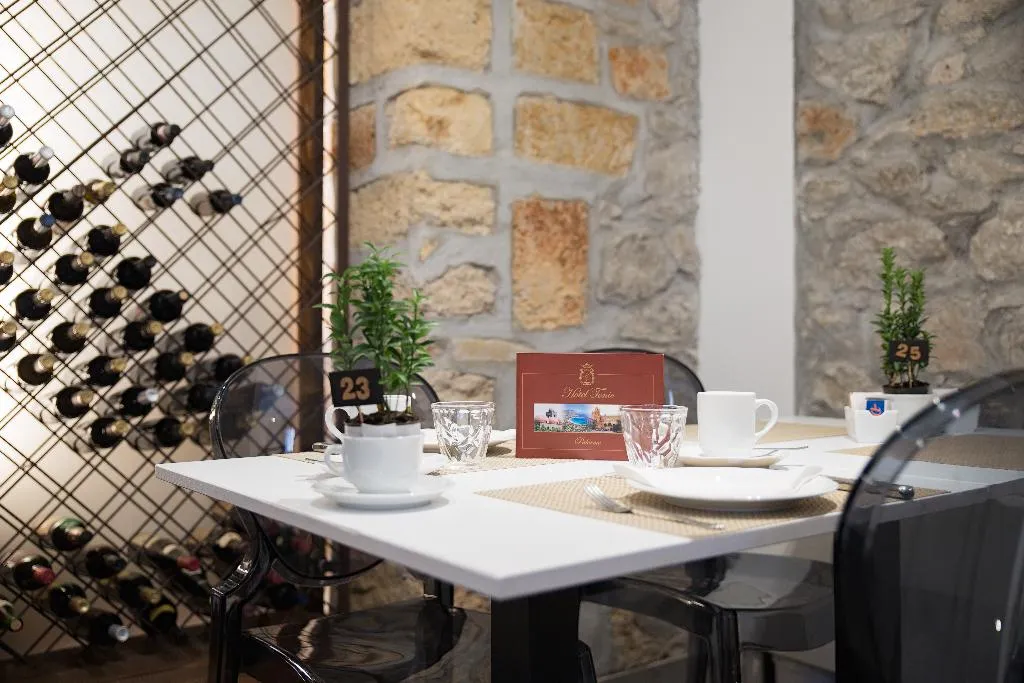 Restaurant, Tonic, Palermo