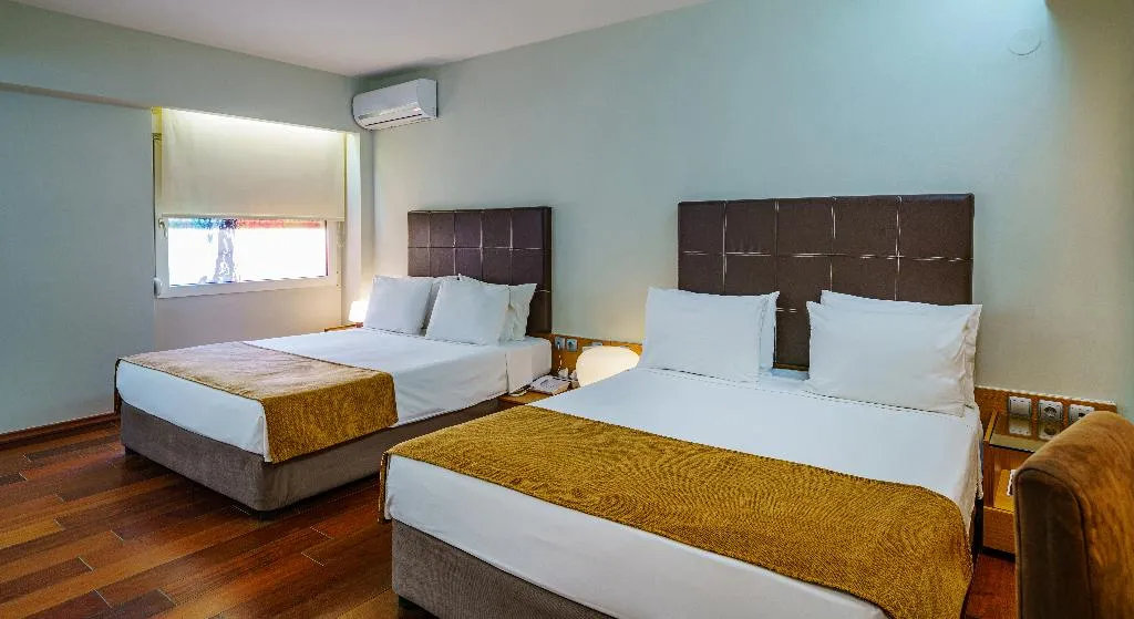 JUNIOR SUITE STANDARD Room, Capsis Hotel Thessaloniki, Halkidiki
