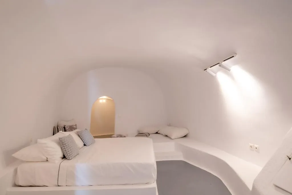 VILLA TWO BEDROOMS Room, Heavens Edge by Mr and Mrs White, Santorini