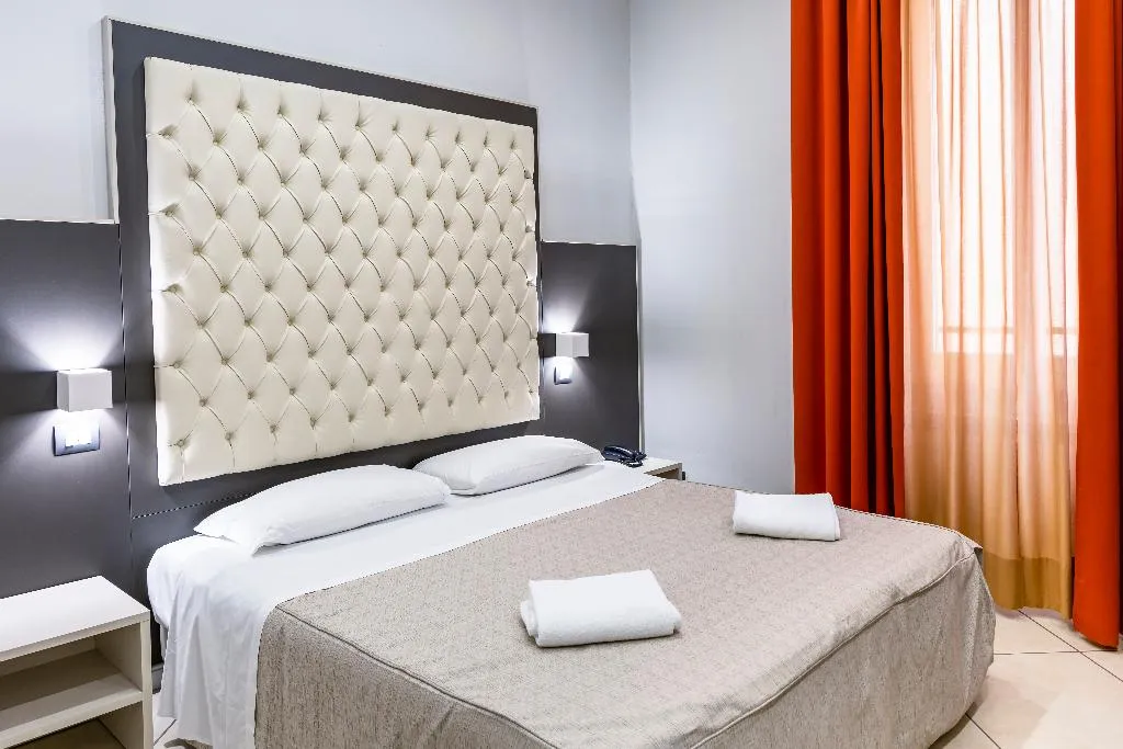DOUBLE BASIC Room, Hotel Demó, Milan