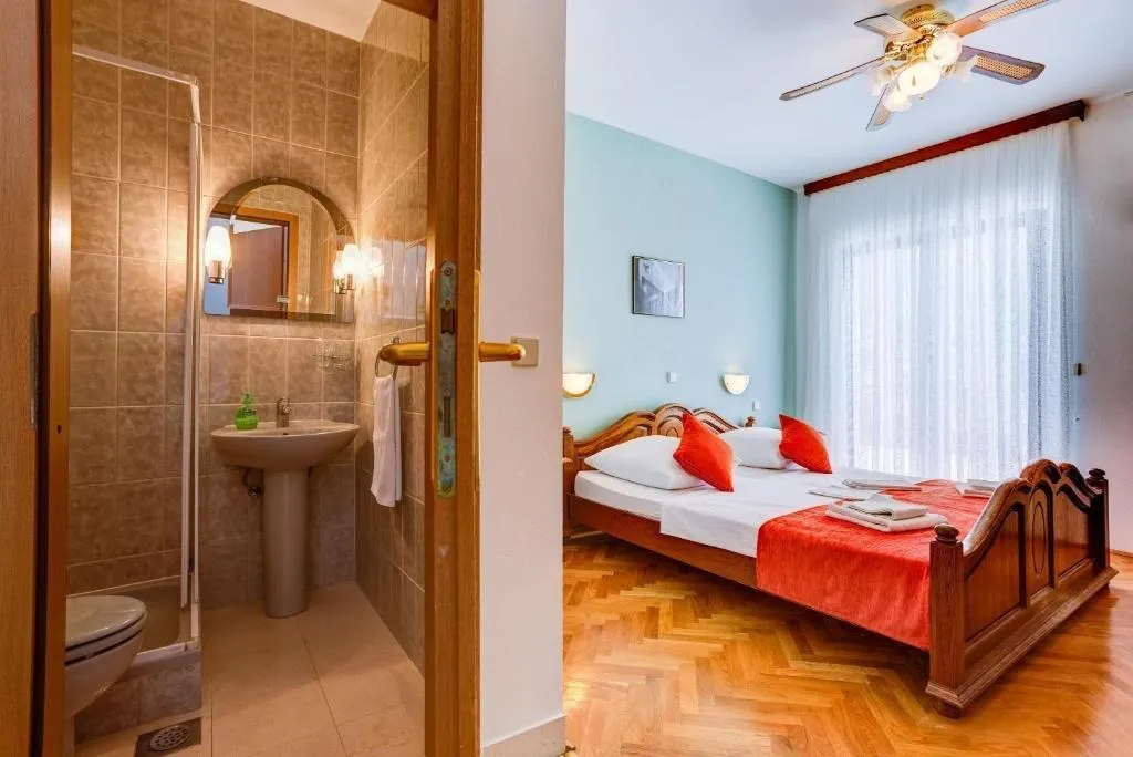 Room, Bed & Breakfast Senator, Split