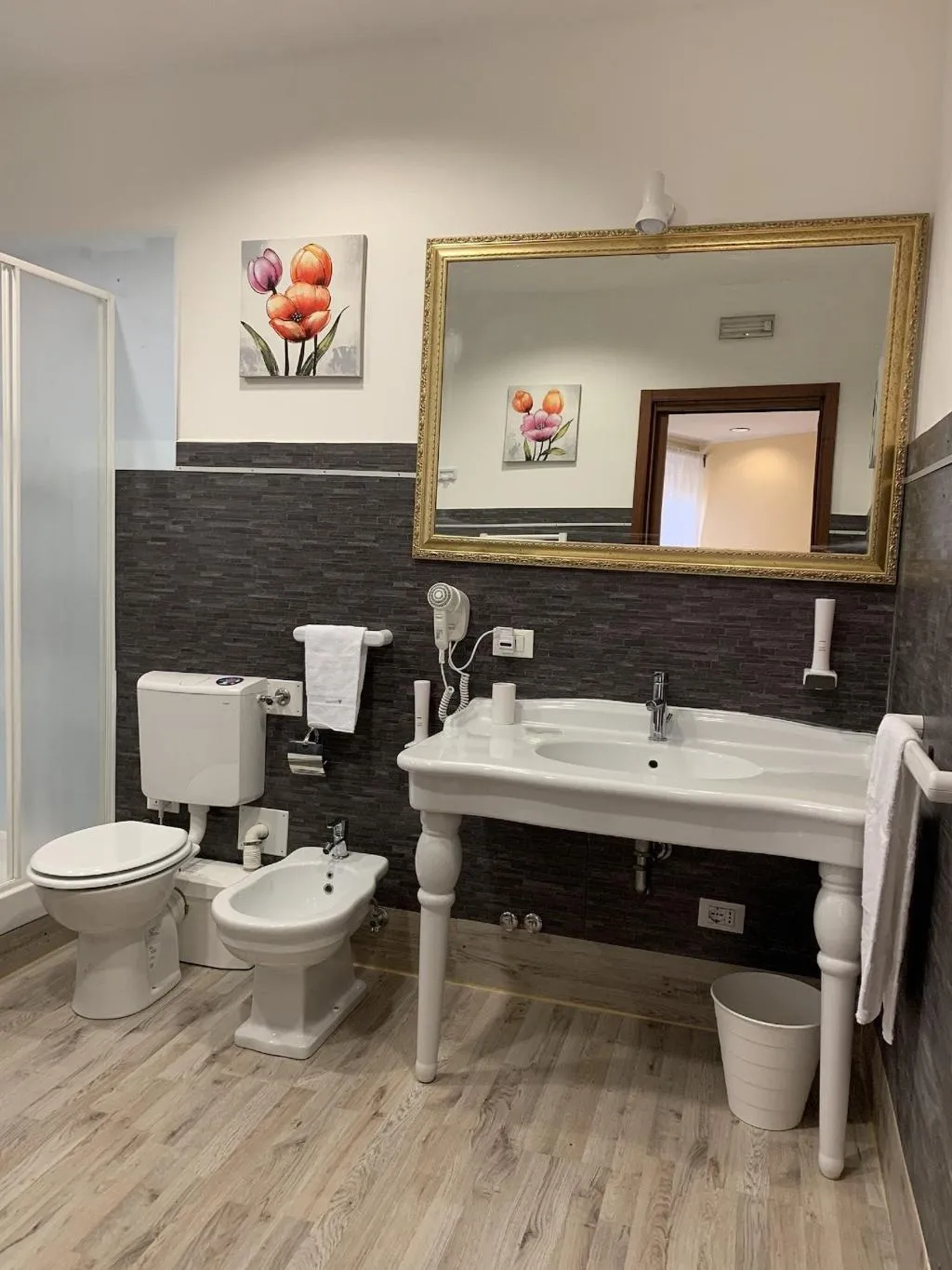 Room, Piazza Istria - Gh B&B, Rome