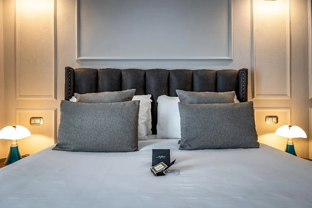 JUNIOR SUITE RIVER VIEW Room, Palazzo Alfieri, Florence