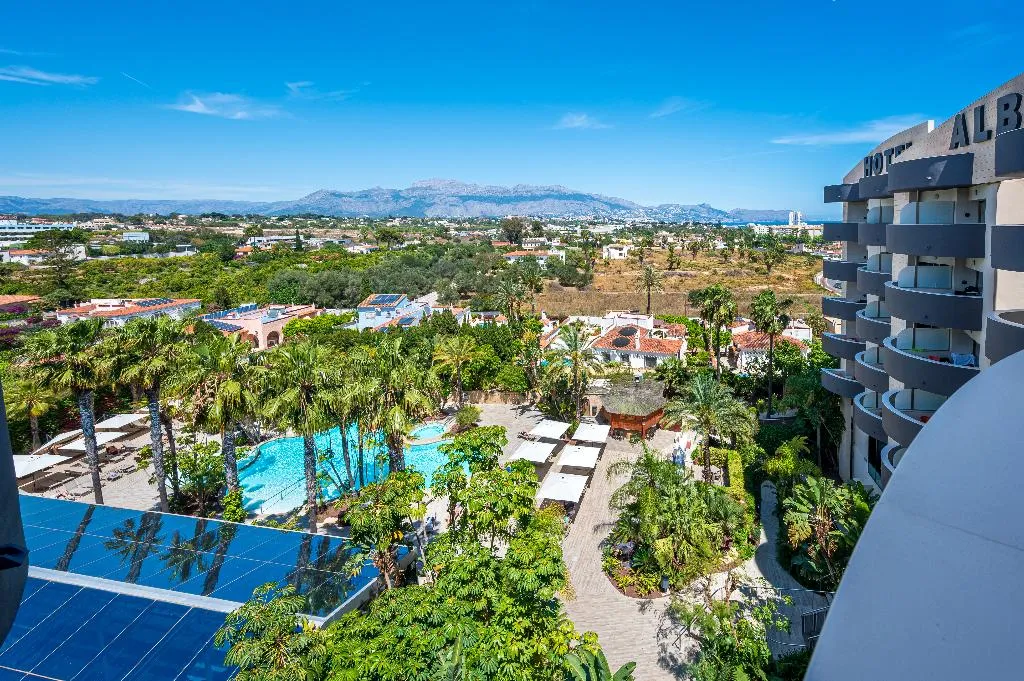 DOUBLE DELUXE POOL VIEW Room, Albir Playa Hotel & Spa, Costa Blanca