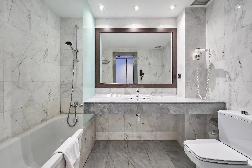 TRIPLE STANDARD Room, Catalonia Gran Hotel Verdi, Barcelona