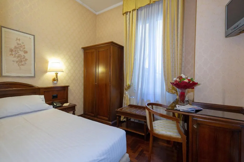 SINGLE CLASSIC Room, Hotel Boccaccio, Florence