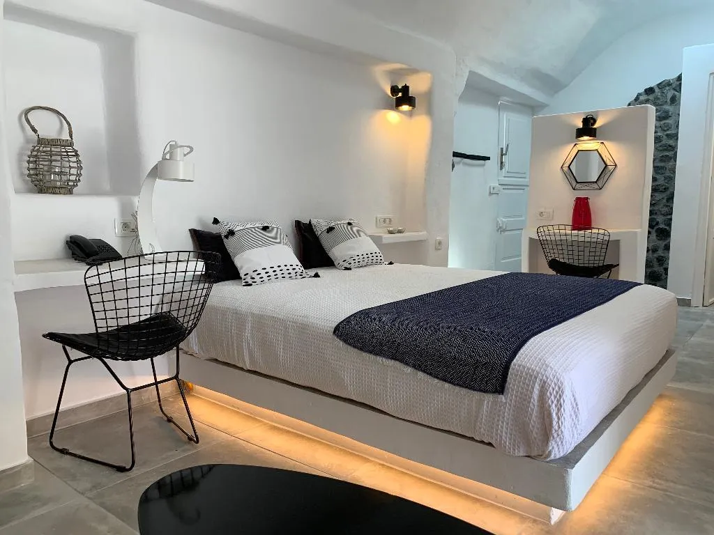 VILLA WITH JACUZZI Room, Timedrops Santorini, Santorini