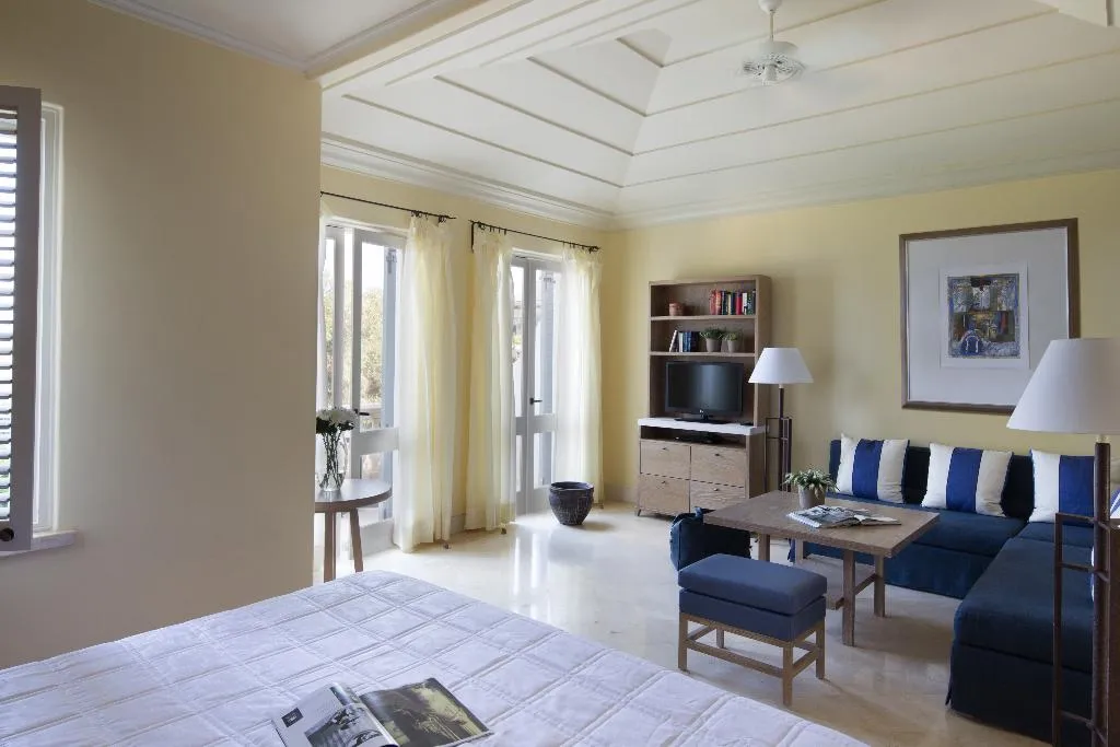 JUNIOR SUITE STANDARD Room, Anassa, Cyprus