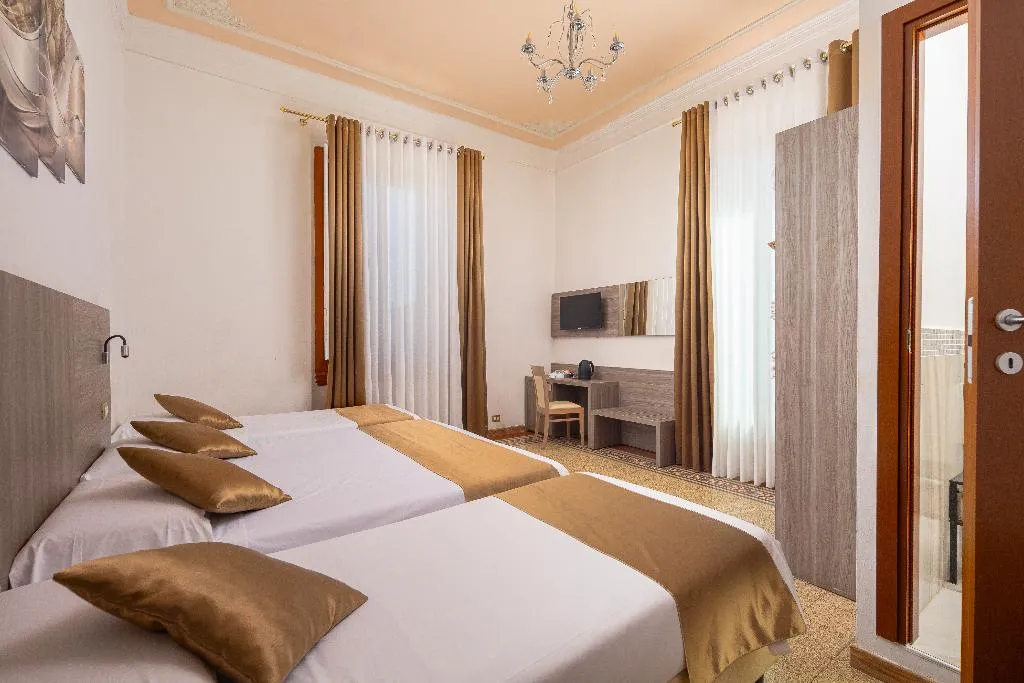 FAMILY ROOM STANDARD Room, Astrid Hotel, Florence