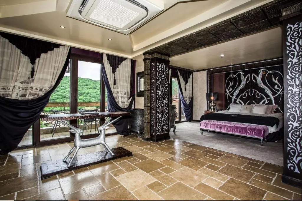 STUDIO DELUXE SIDE SEA VIEW Room, Royal Castle Design & Spa, Bourgas