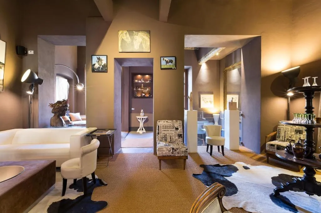 Lobby, Palazzo Gallery, Florence