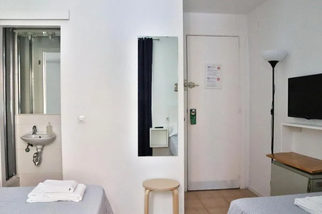 Room, Hostal La Zona, Madrid