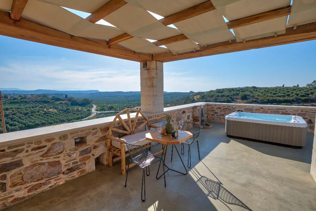 SUITE WITH JACUZZI Room, Lameriana Secret Village, Crete
