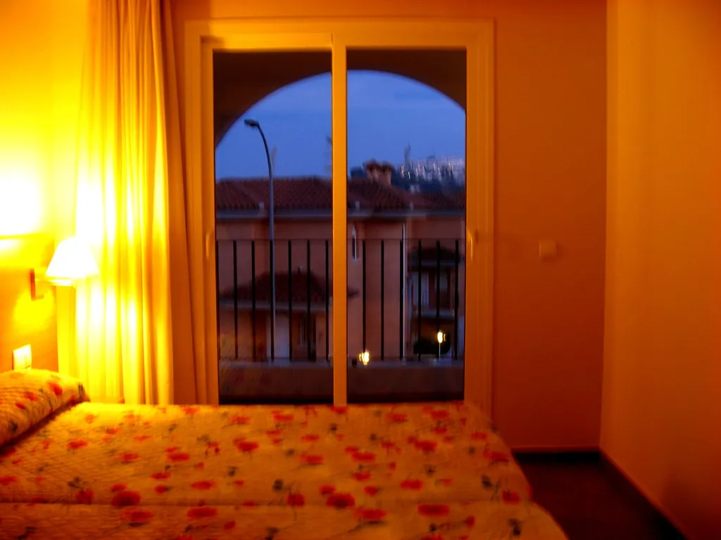 Room, Puertomar, Valencia