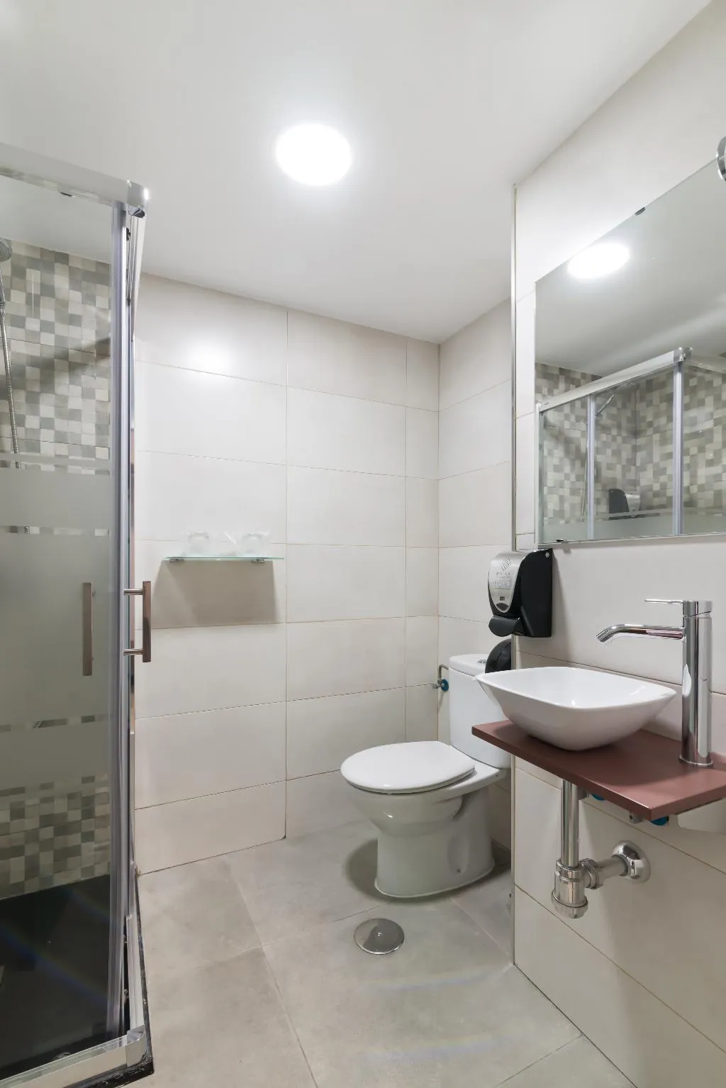 DOUBLE SINGLE USE WITH BALCONY Room, Roisa Hostal Boutique, Madrid