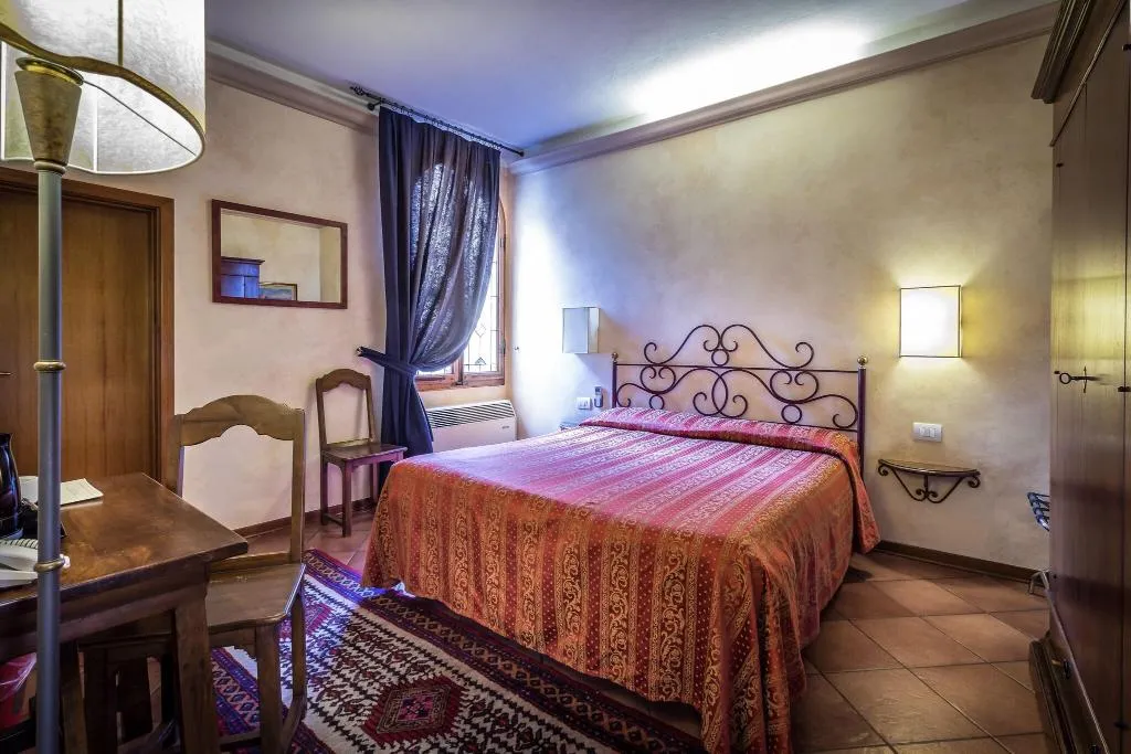 DOUBLE STANDARD Room, Mario's, Florence