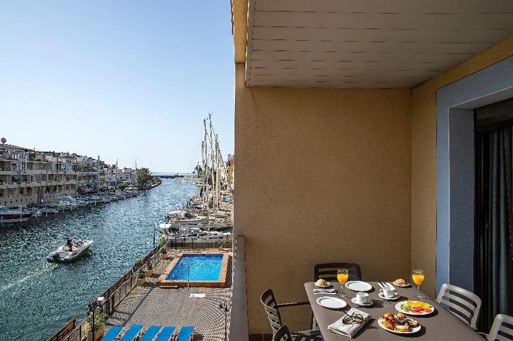APARTMENT CAPACITY 4 ONE BEDROOM Room, Pierre & Vacances Empuriabrava, Costa Brava