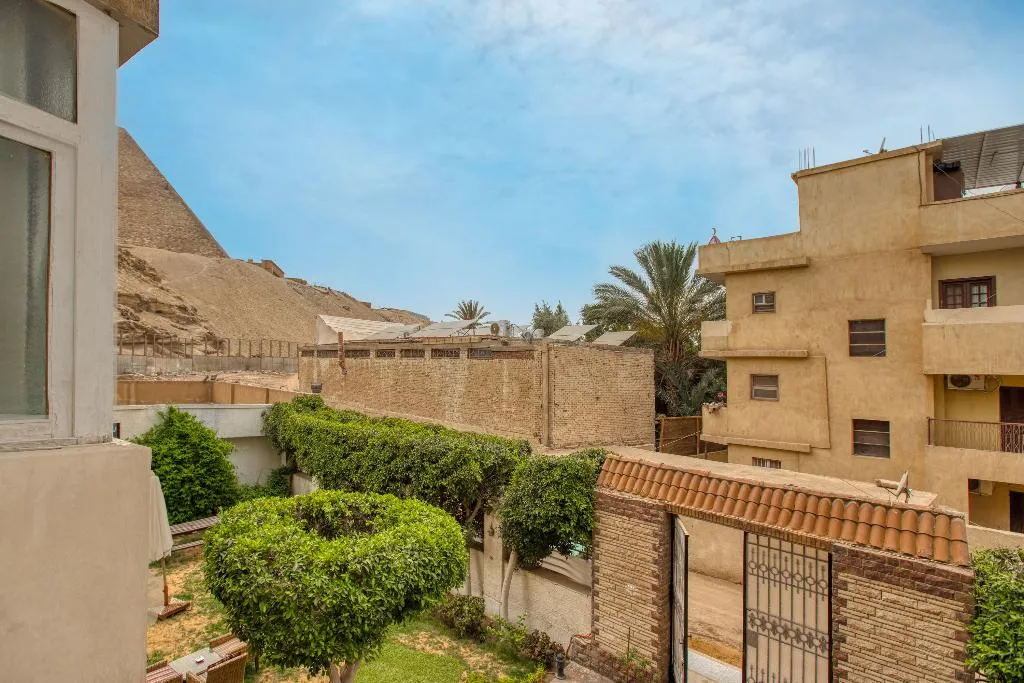 Double or Twin GARDEN VIEW Room, Villa Khufu Pyramids Hotel, Cairo