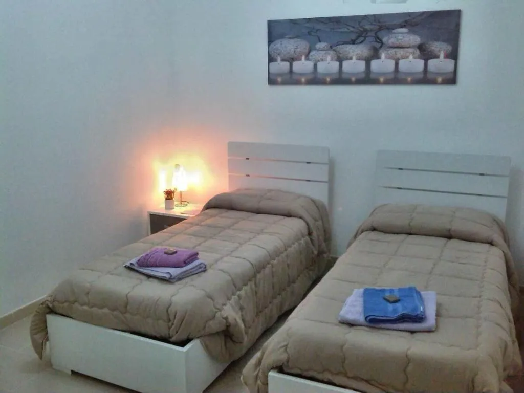 Room, Bed And Breakfast Ocurniciell, Naples