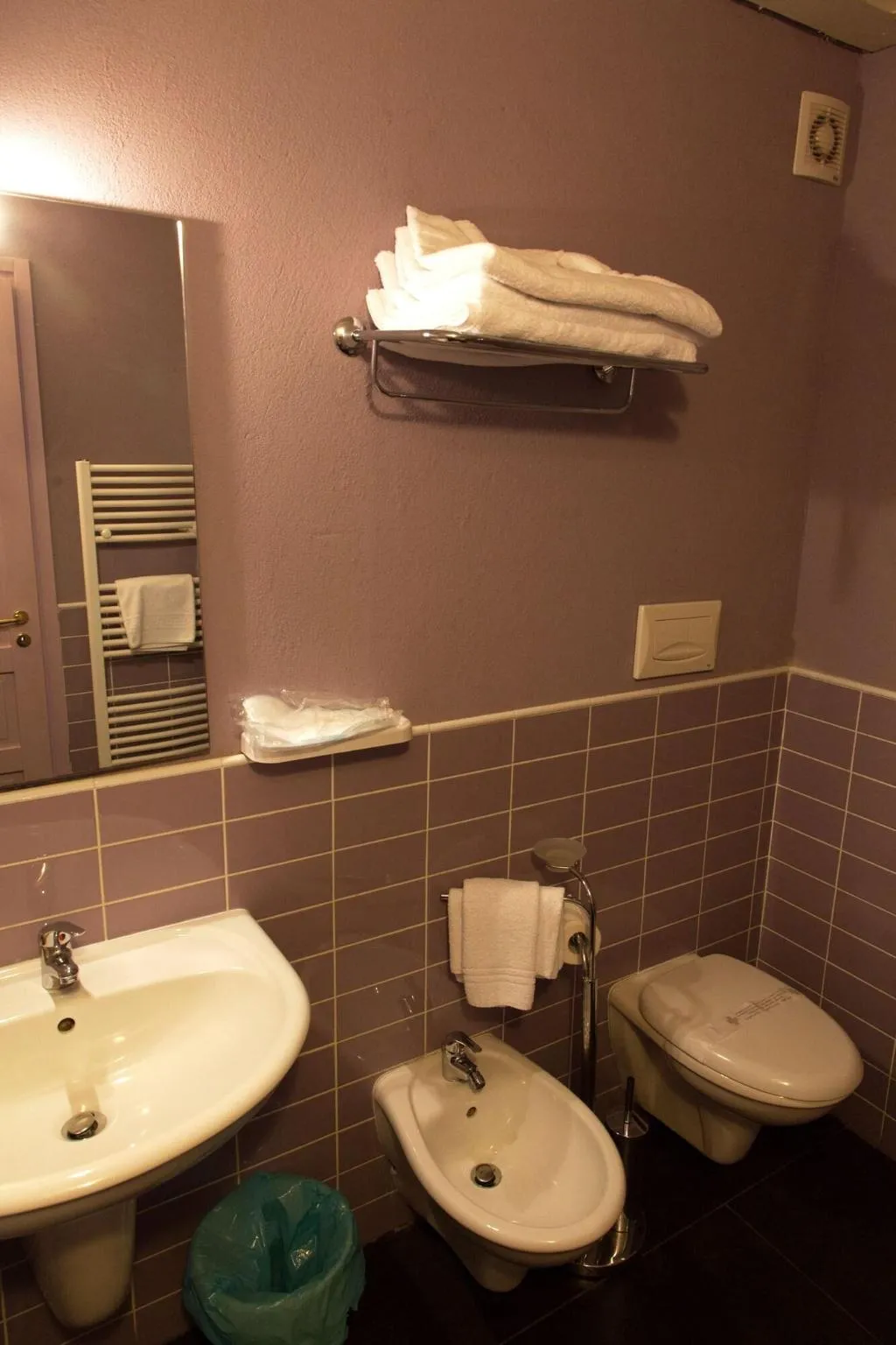 Room, Sbarcadero, Catania